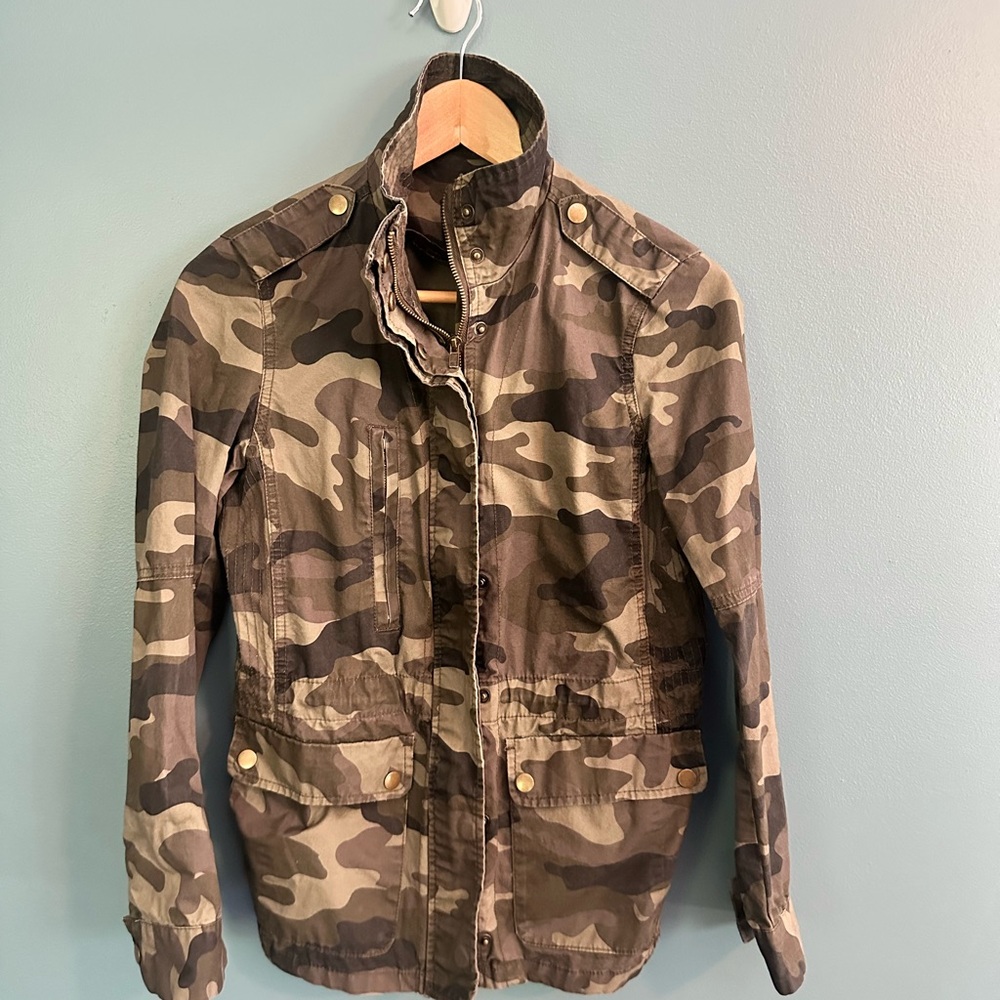Love Tree Camouflage Jacket women’s size small